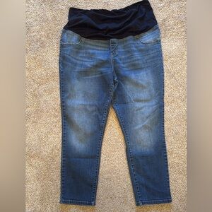 Cropped maternity pants